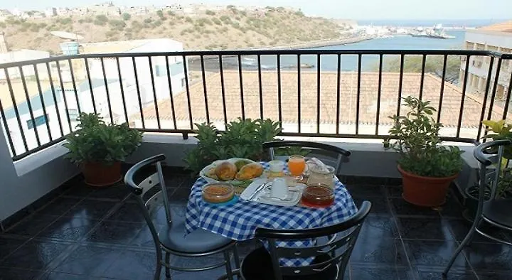 Residencial Nazare Bed and Breakfast Πράγια