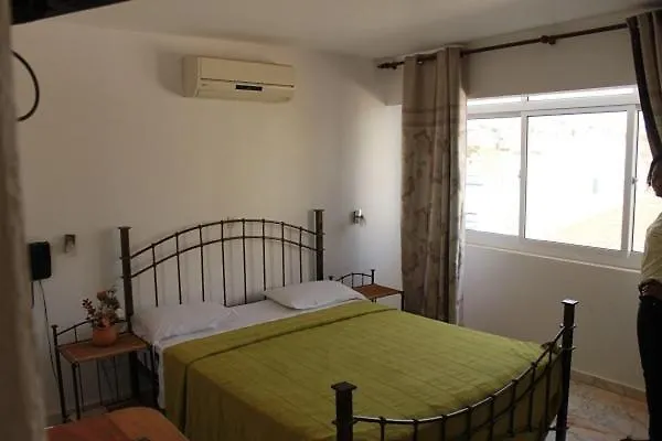 Residencial Nazare Bed and Breakfast Praia